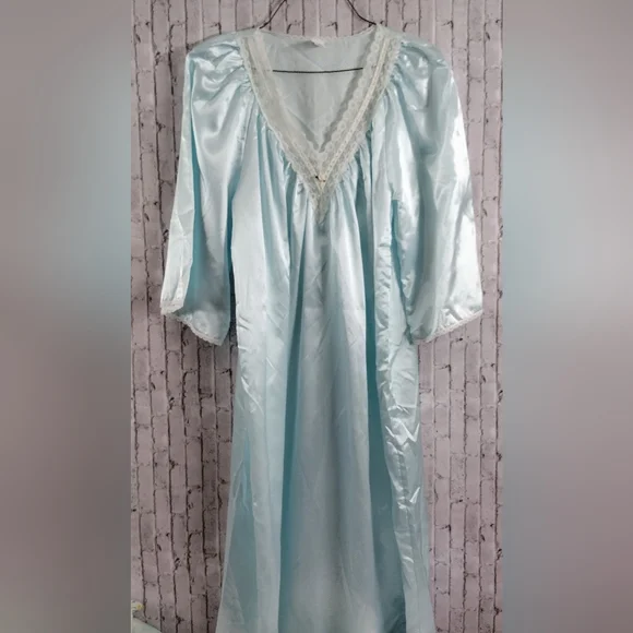 Deena Intimates Sleepwear Vtg 98s Deena Satiny Vneck